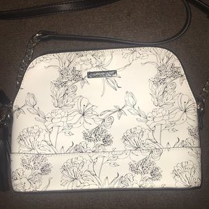 Madden Girl Floral crossbody!